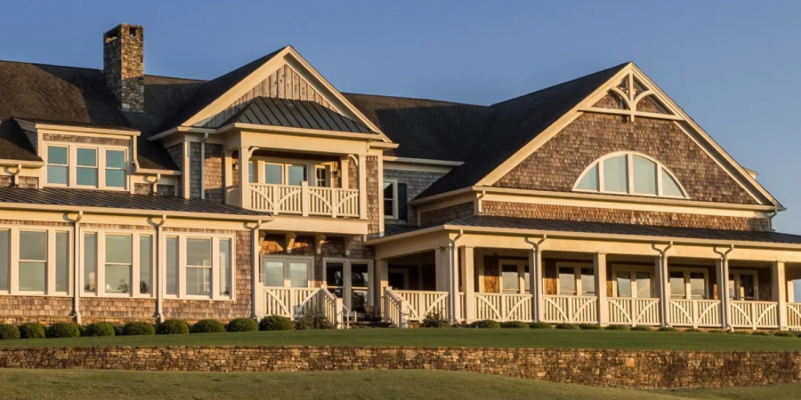 Cateechee Golf Club clubhouse overlooking the course